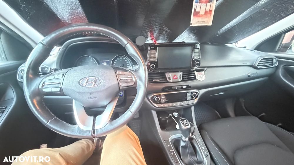 Hyundai i30 1.4 100CP 5DR M/T Highway - 7