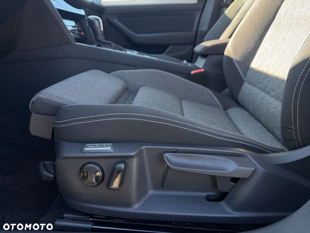 Volkswagen Passat Variant - 25