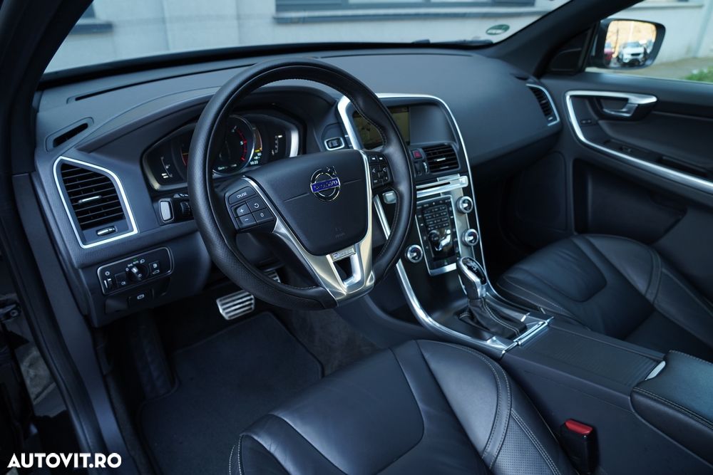 Volvo XC 60 D5 AWD Geartronic Summum - 10