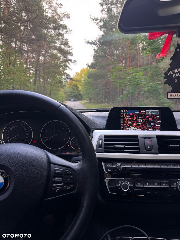 BMW Seria 3 318d - 4