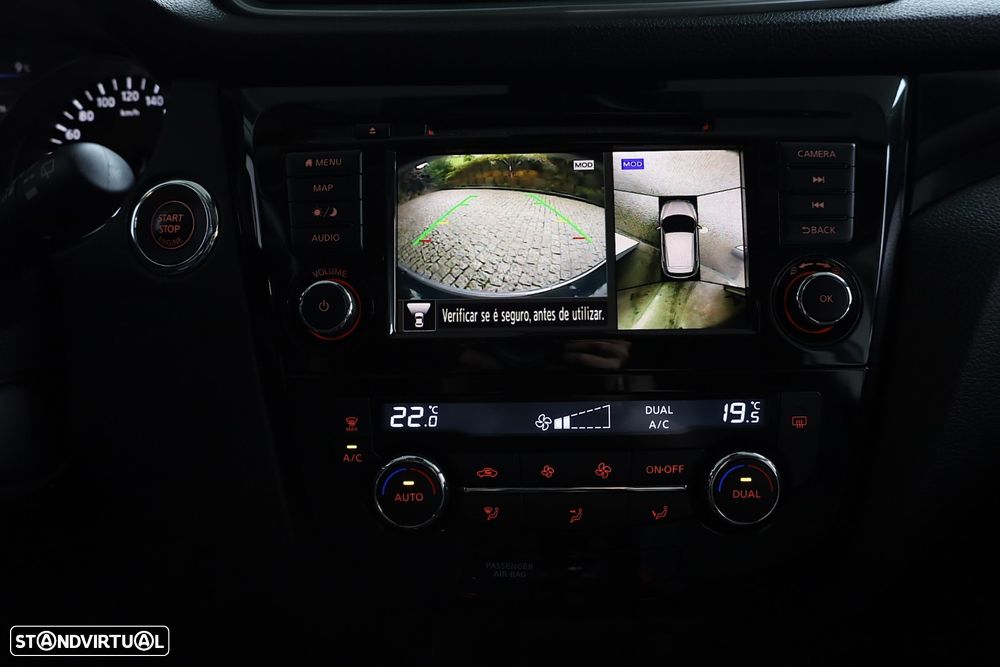 Nissan Qashqai 1.5 dCi N-Connecta J18 - 32