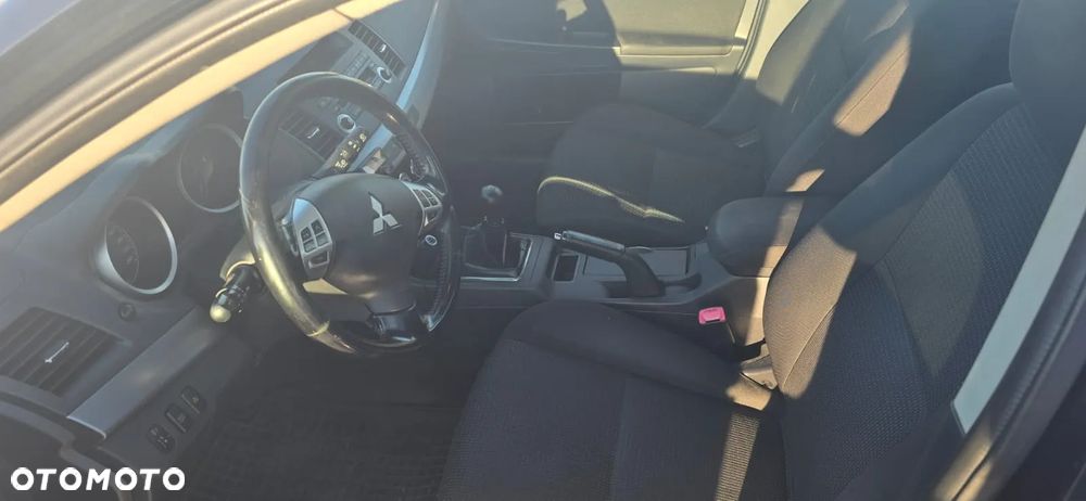 Mitsubishi Lancer 1.8 Intense - 5