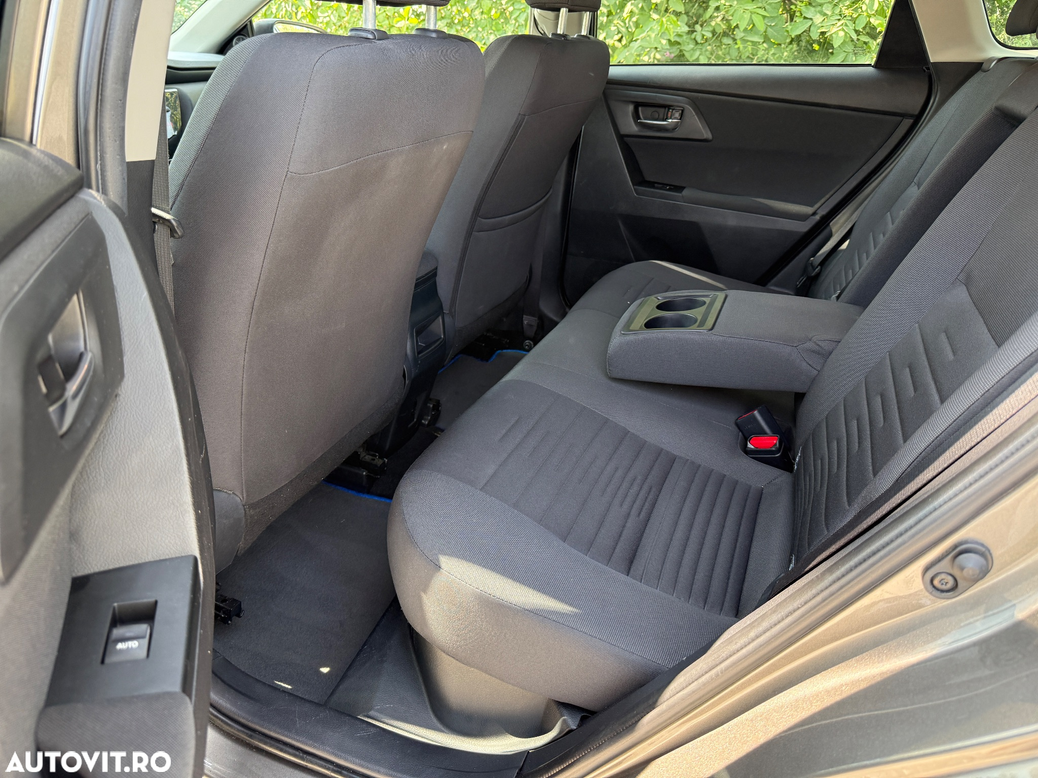 Toyota Auris 1.8 VVT-i Hybrid Automatik Touring Sports Edition - 10
