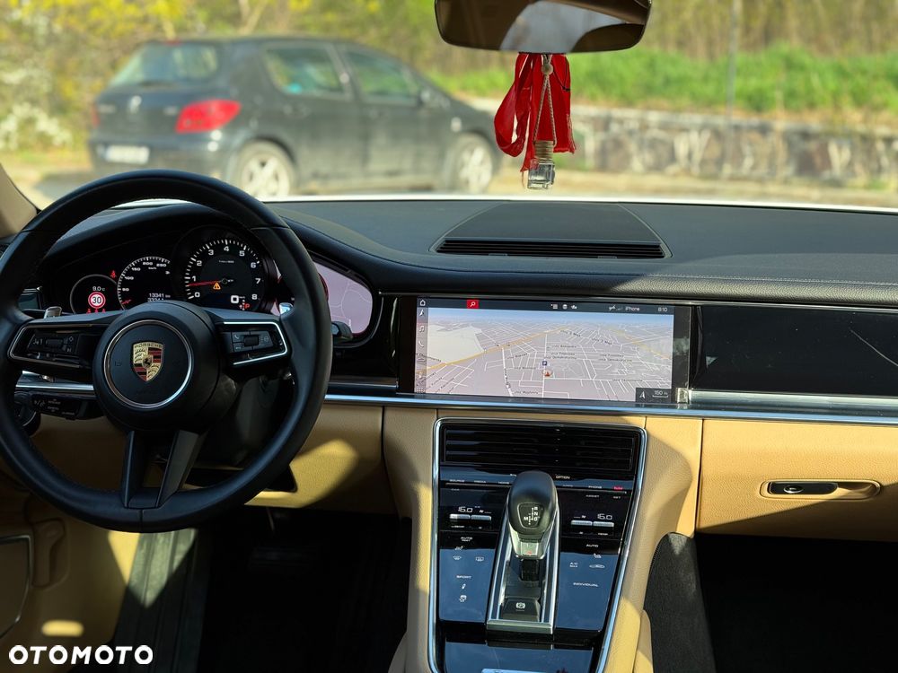 Porsche Panamera 4 - 34