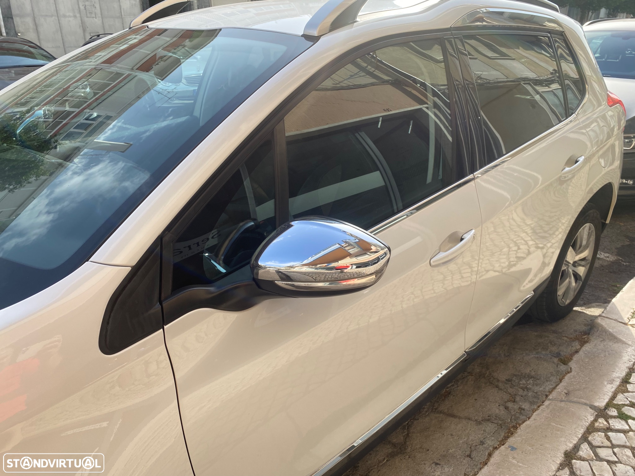 Peugeot 2008 1.2 PureTech Allure - 29