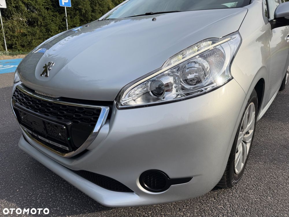 Peugeot 208 - 13