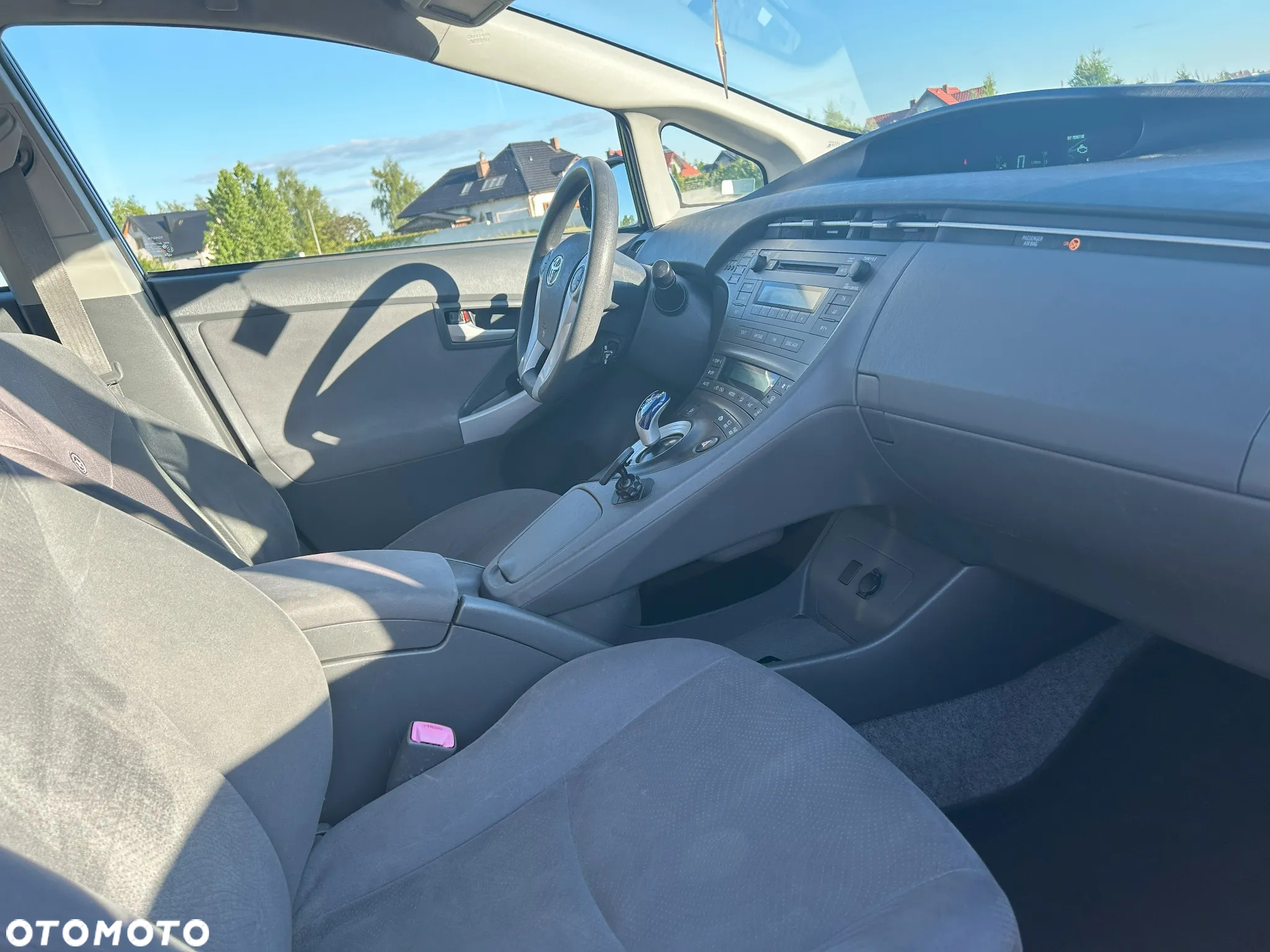 Toyota Prius (Hybrid) - 4