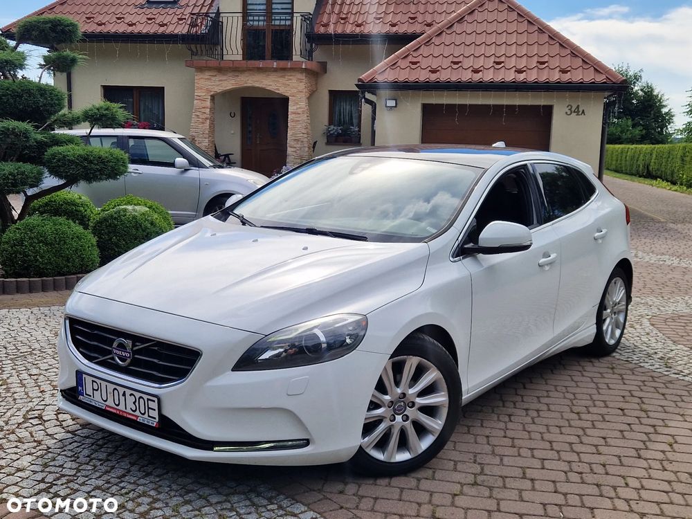 Volvo V40 D2 Momentum - 1
