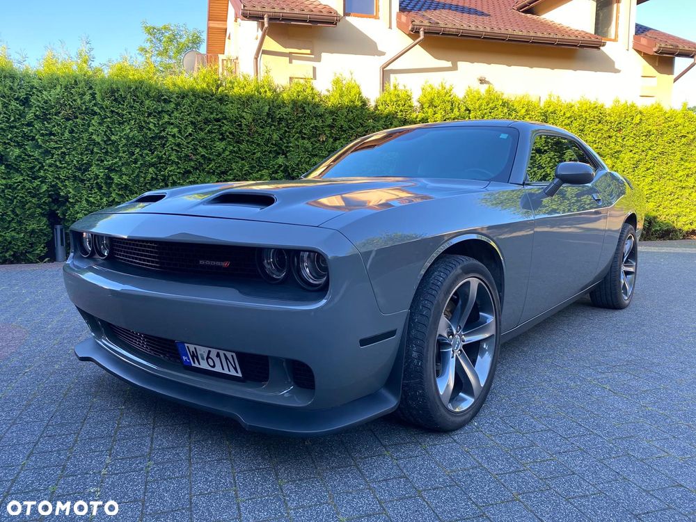 Dodge Challenger - 1