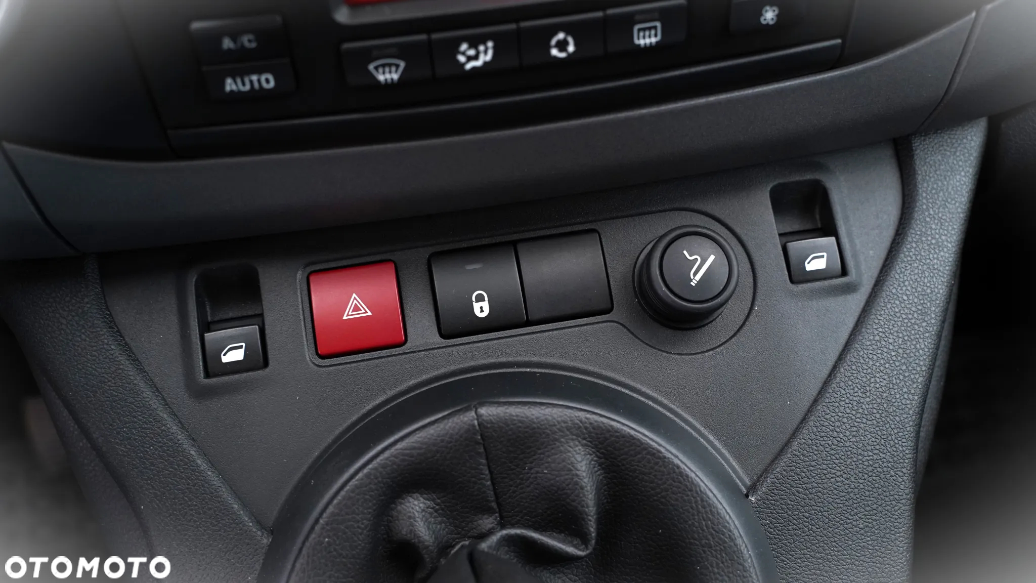 Citroën Berlingo Multispace PureTech 110 SHINE - 23