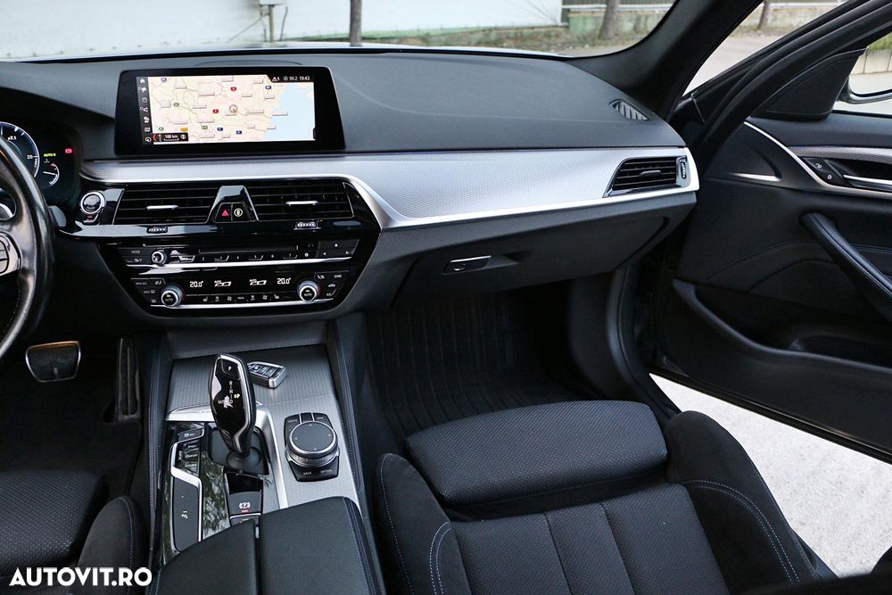 BMW Seria 5 520d xDrive AT - 11