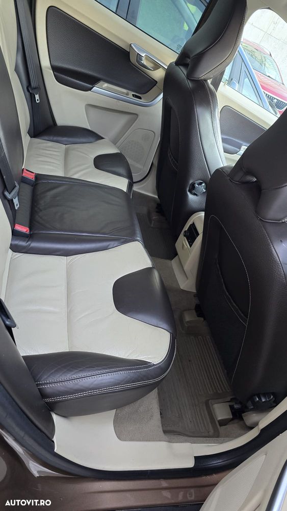Volvo V60 D5 AWD Summum - 7