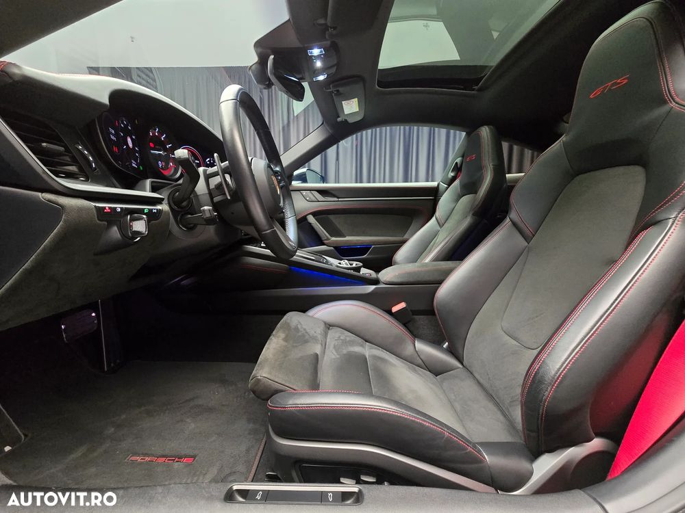 Porsche 911 4 GTS PDK - 20