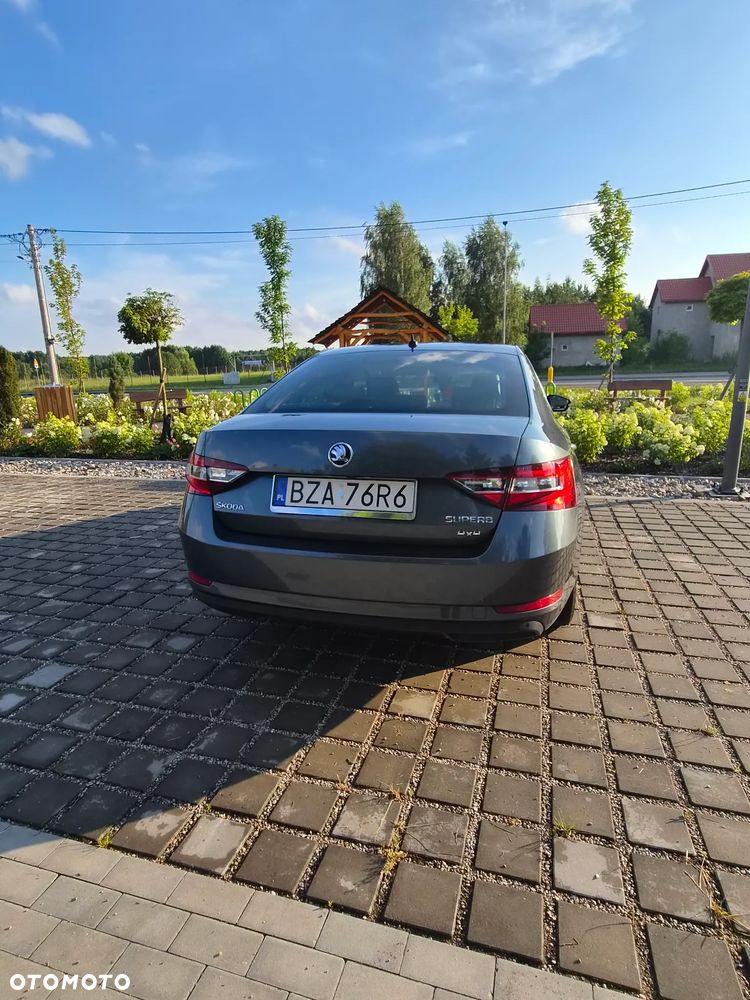Skoda Superb 2.0 TDI 4x4 L&K DSG - 11