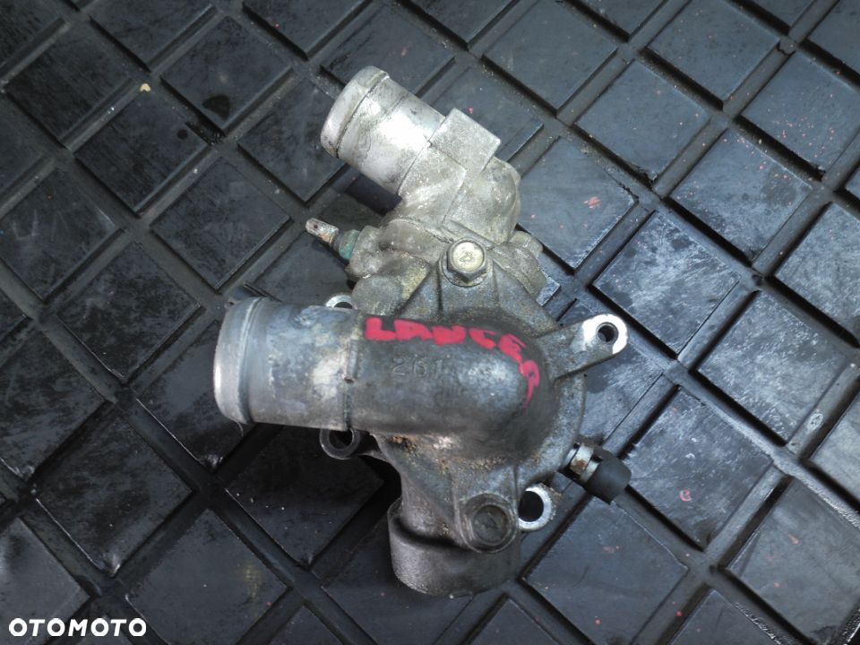 MITSUBISHI LANCER VII 2.0 BENZYNA OBUDOWA TERMOSTATU - 2