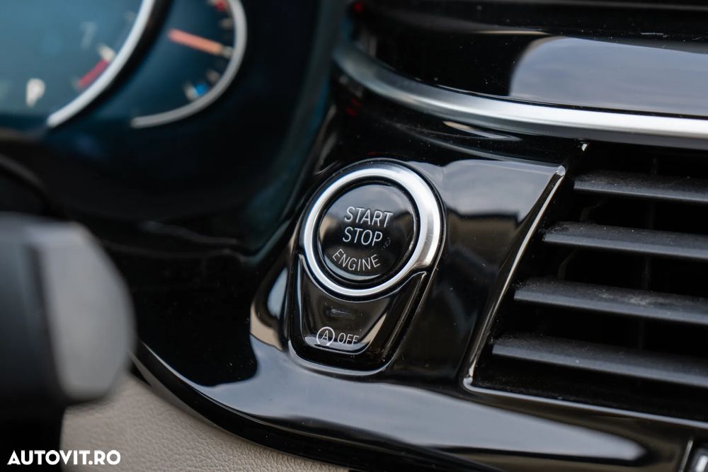 BMW Seria 5 540i xDrive AT - 37
