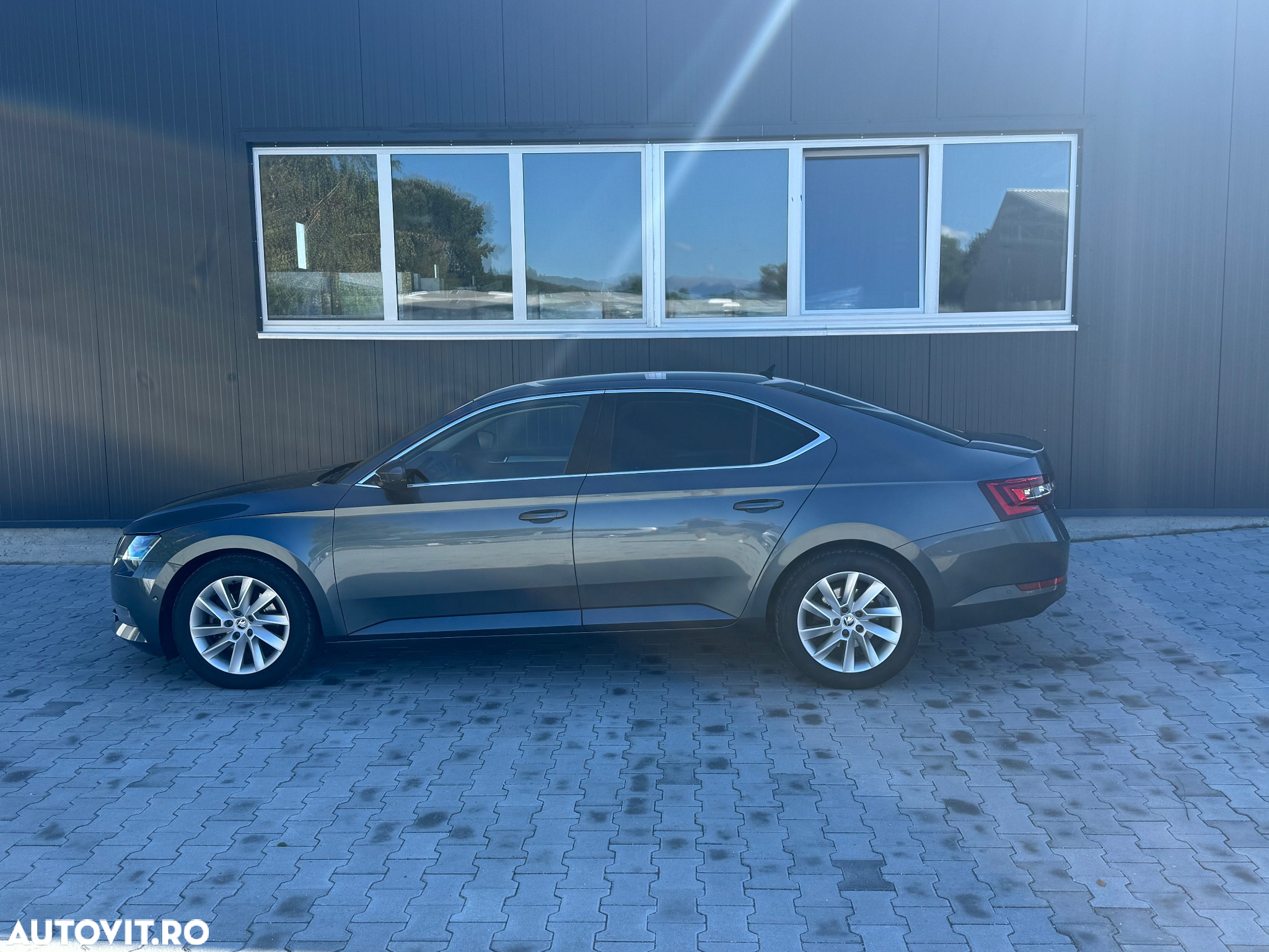 Skoda Superb 2.0 TDI DSG Style - 7