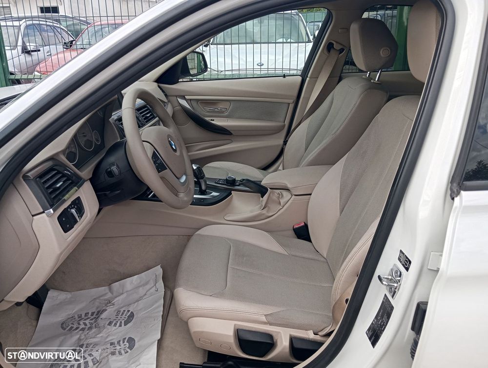 BMW 320 i Auto Line Modern - 7