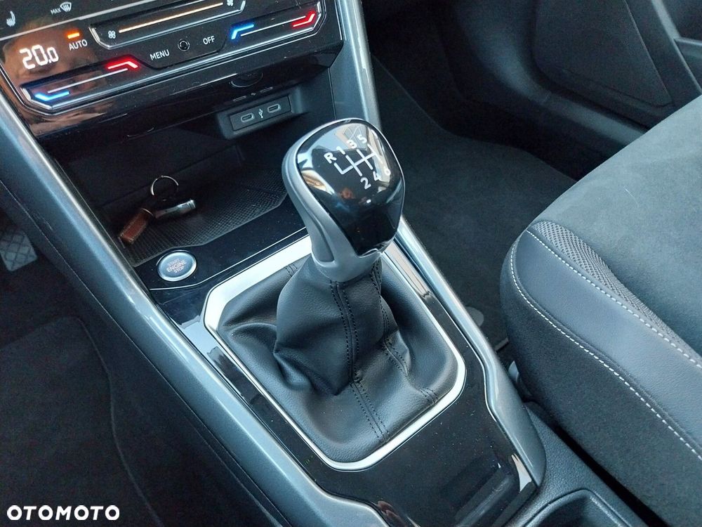 Volkswagen T-Roc - 30