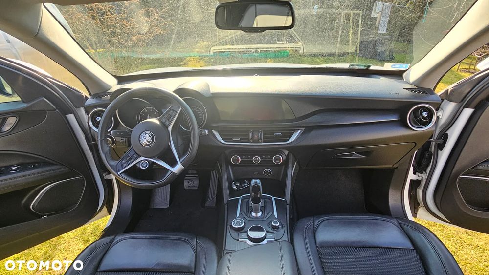 Alfa Romeo Stelvio 2.0 Turbo Q4 - 10