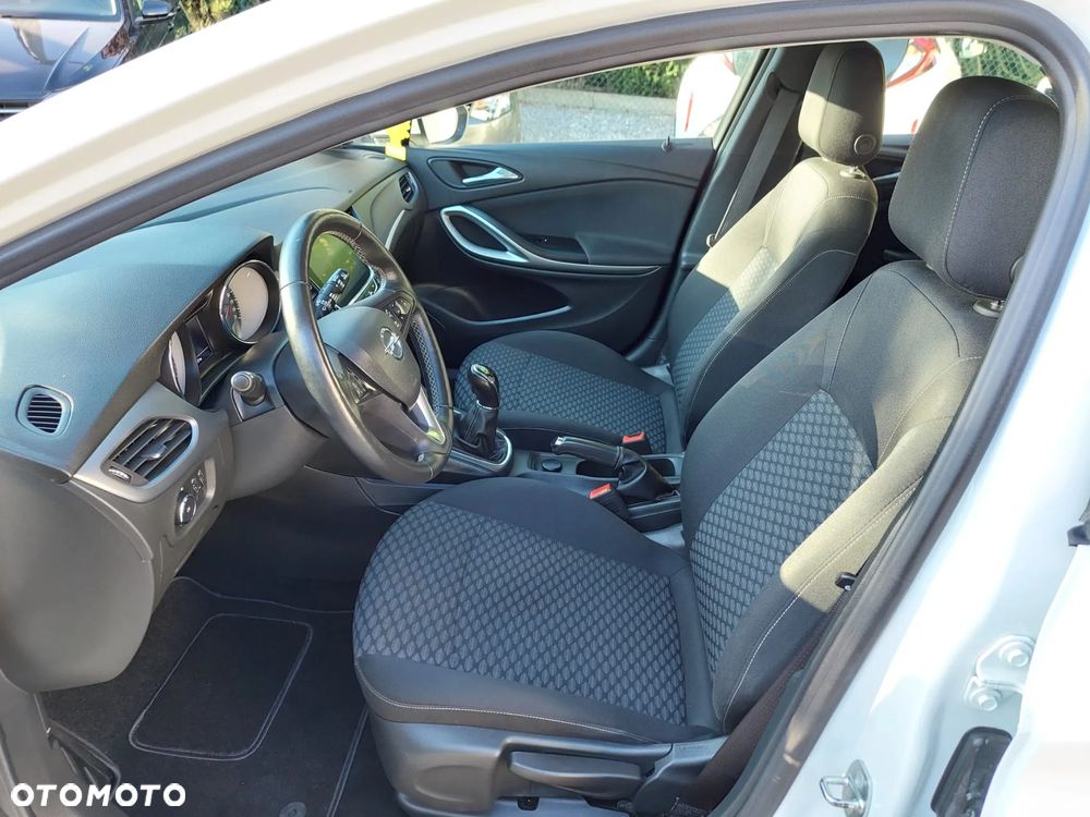 Opel Astra - 37