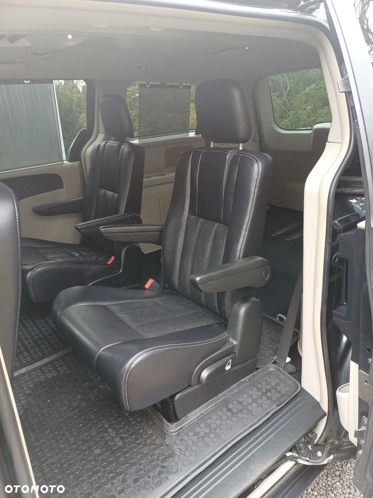 Lancia Voyager 2.8 Multijet 16v Platinum - 11