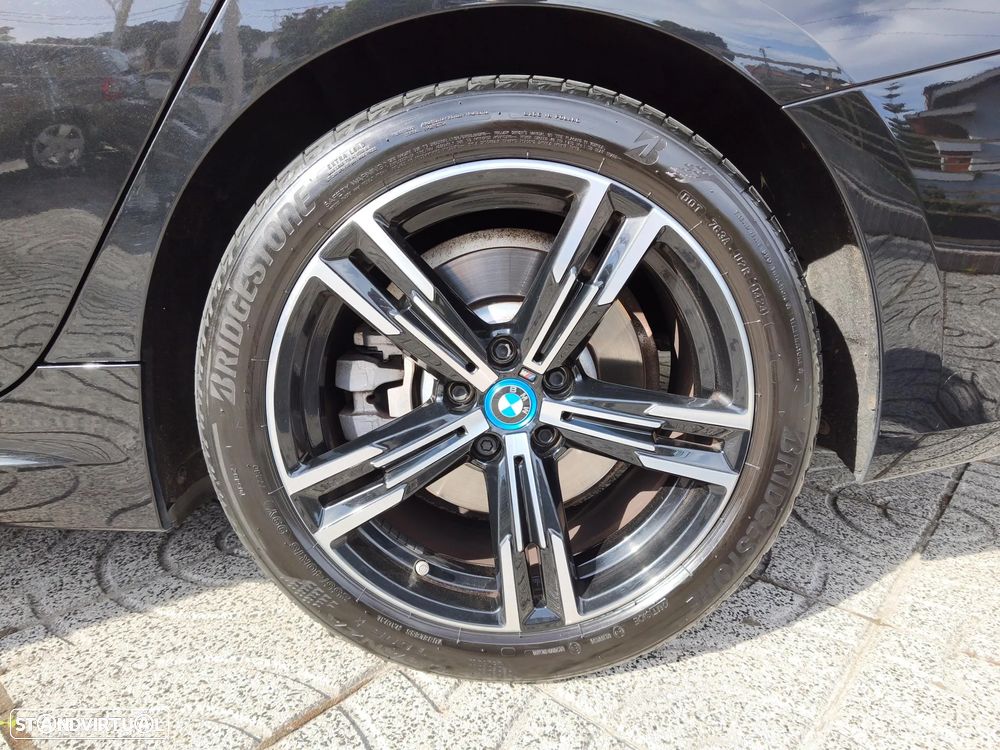 BMW 320 e Pack Desportivo M Auto - 26