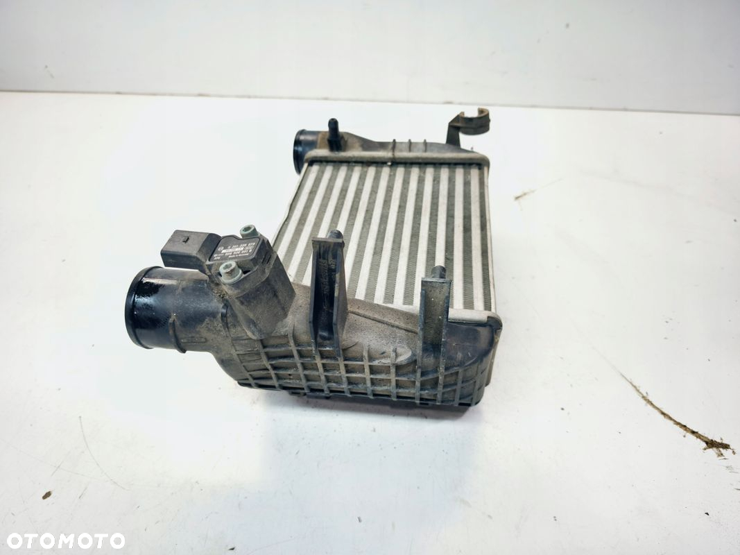 CHŁODNICA POWIETRZA INTERCOOLER LEWY AUDI A4 B6 1.8T TURBO 8E0145805L - 4