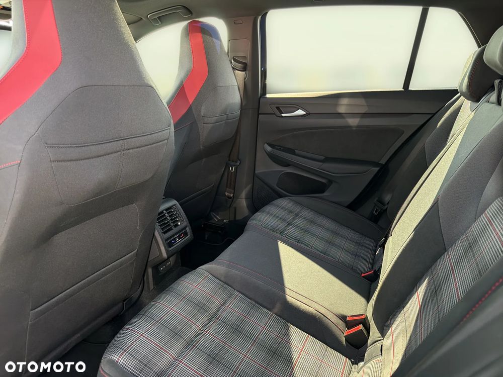 Volkswagen Golf - 12