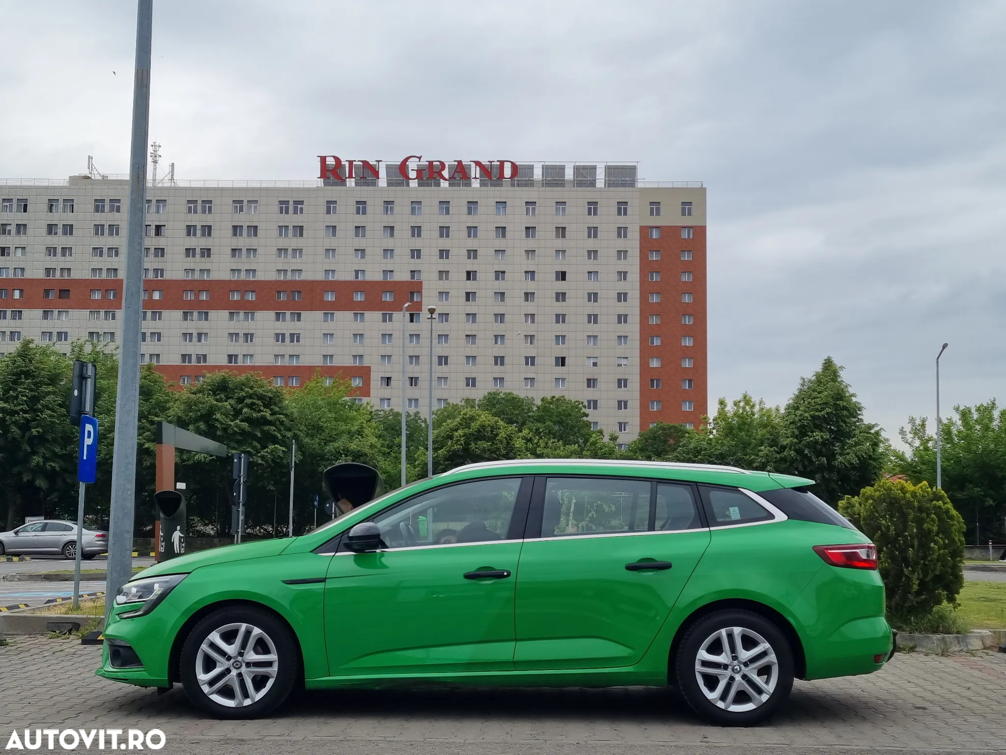 Renault Megane BLUE dCi 115 BUSINESS EDITION - 8