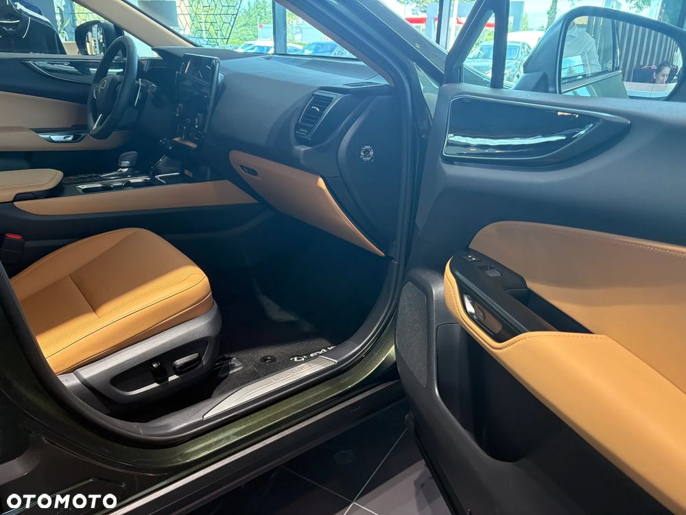 Lexus NX 450h+ Prestige AWD - 3