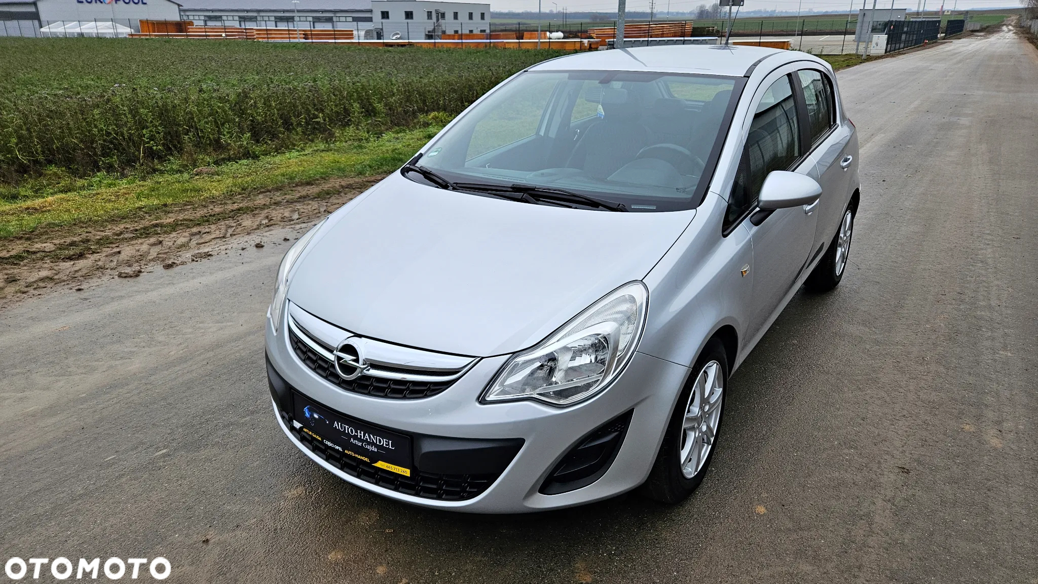 Opel Corsa 1.4 16V Color Edition - 9
