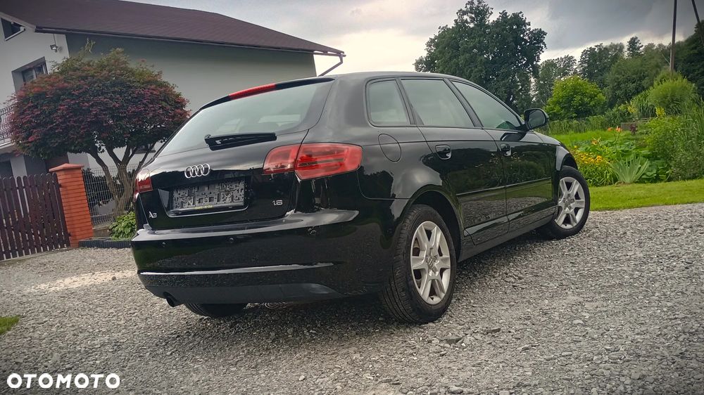 Audi A3 Sportback 1.6 Ambiente - 11