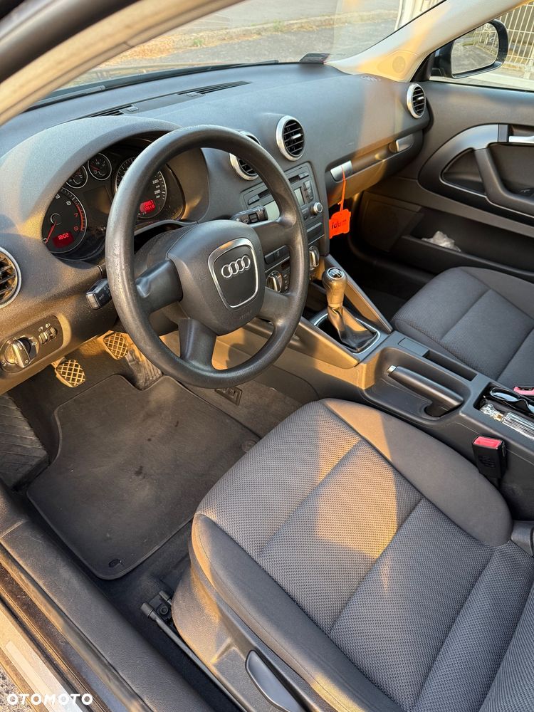 Audi A3 3-drzwiowe 1.6 Ambiente - 9