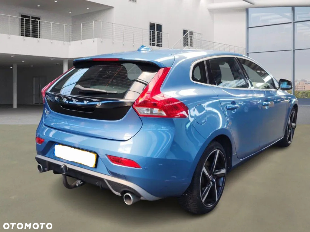 Volvo V40 D2 Drive-E R-Design Kinetic - 2