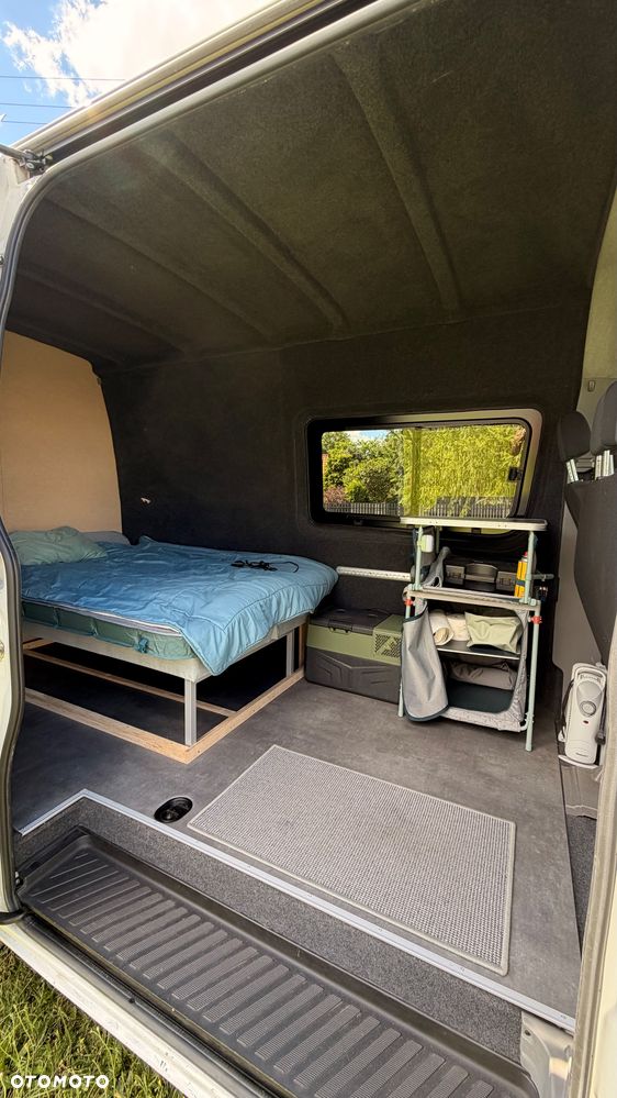Mercedes-Benz Sprinter - 13