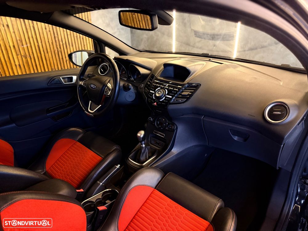 Ford Fiesta 1.6 EcoBoost c/ Pack Pele Desportiva ST - 21