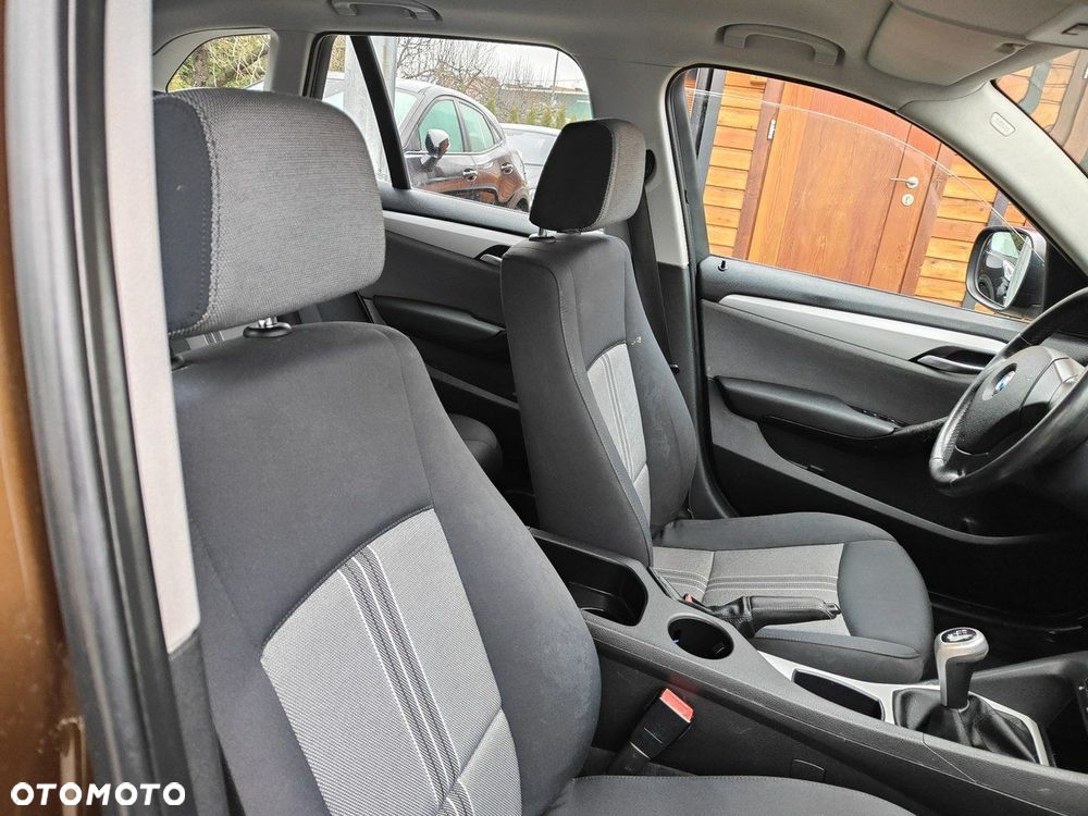 BMW X1 sDrive18d xLine - 19