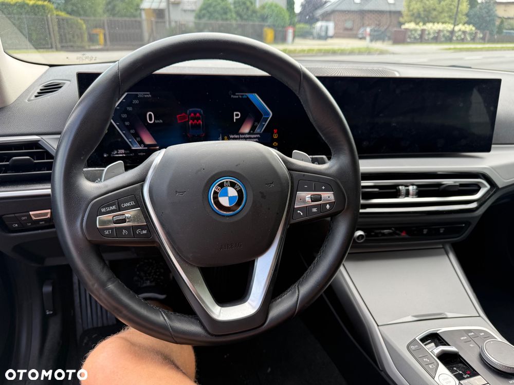 BMW Seria 3 320e PHEV sport - 19