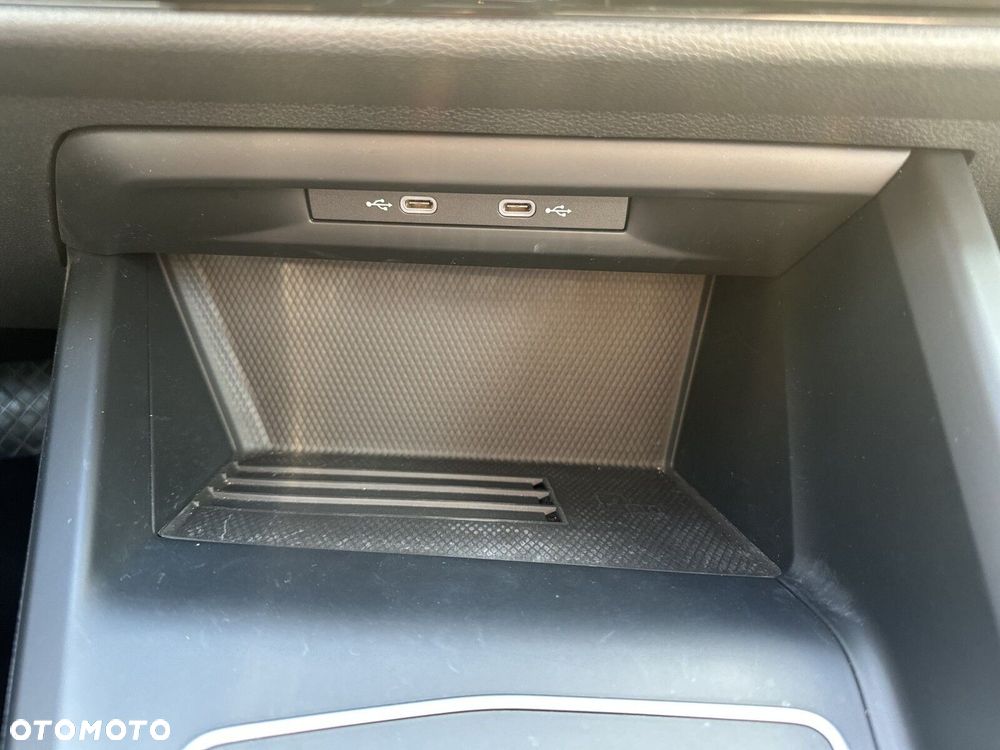 Volkswagen Golf - 25
