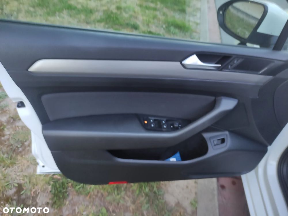 Volkswagen Passat 1.5 TSI EVO Business - 8