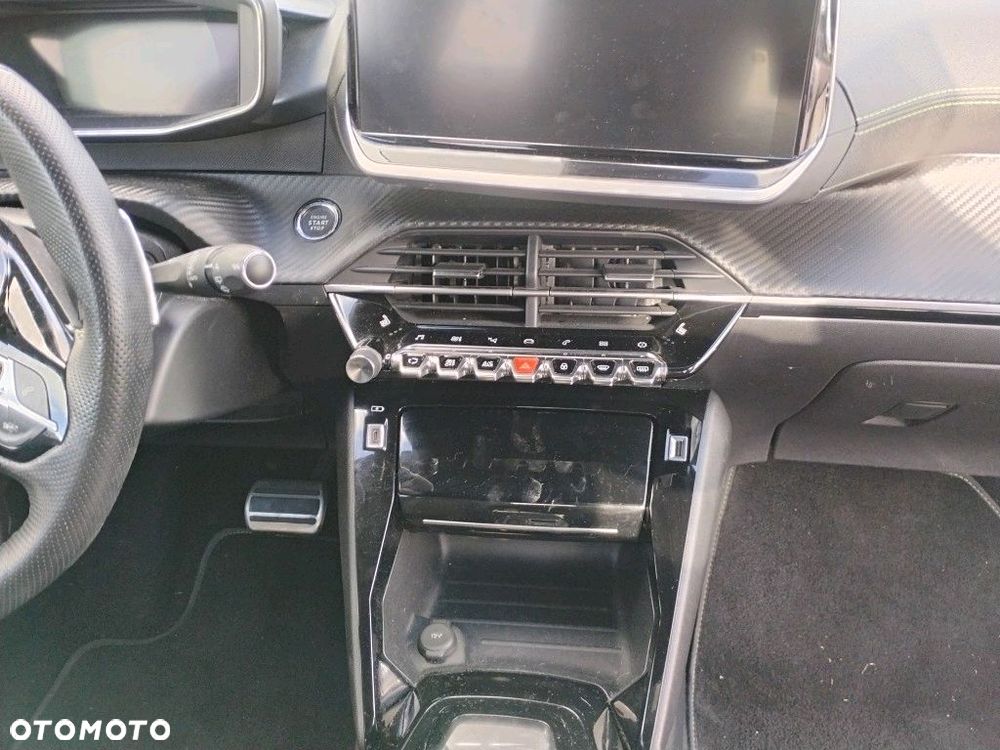 Peugeot 2008 PureTech 130 EAT8 GT - 6