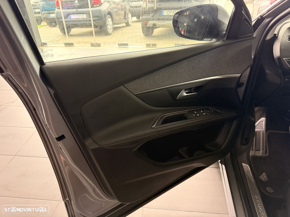 Peugeot 3008 225 e-EAT8 Roadtrip - 19