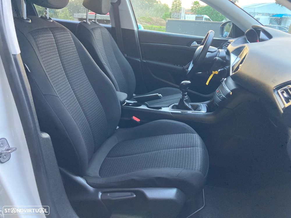 Peugeot 308 SW BlueHDi 130 Stop & Start Style - 32