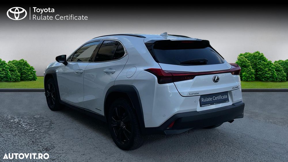 Lexus UX 250h FWD Executive - 4