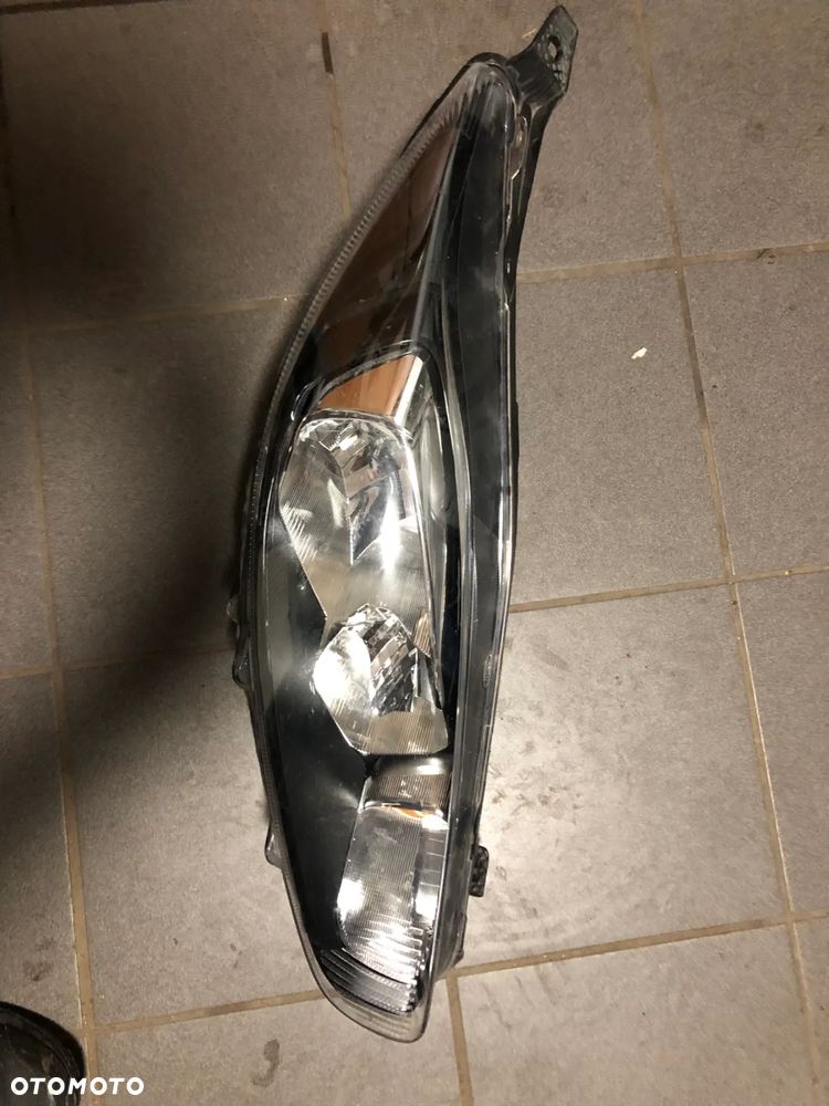 FORD FIESTA MK7 LIFT LAMPA PRAWY PRZÓD C1BB-13W029-AH - 1