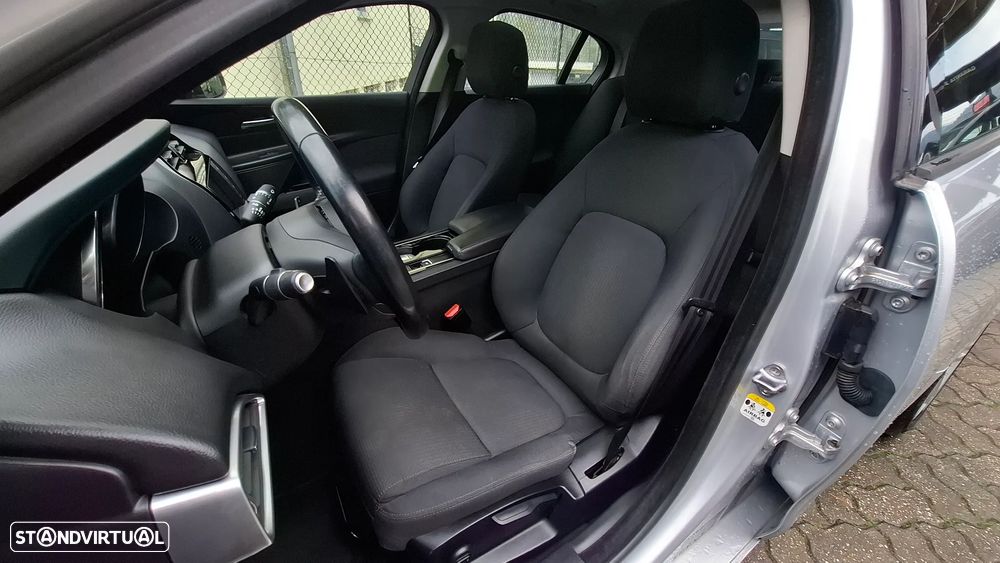 Jaguar XE 20d Aut. R-Sport - 24