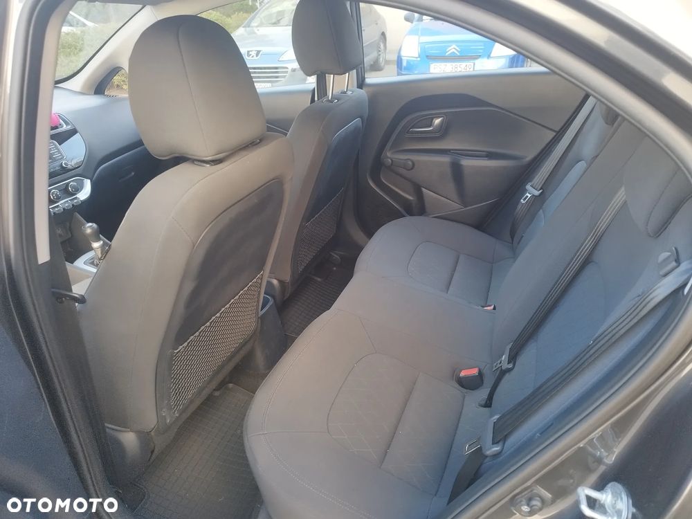 Kia Rio 1.2 L - 11
