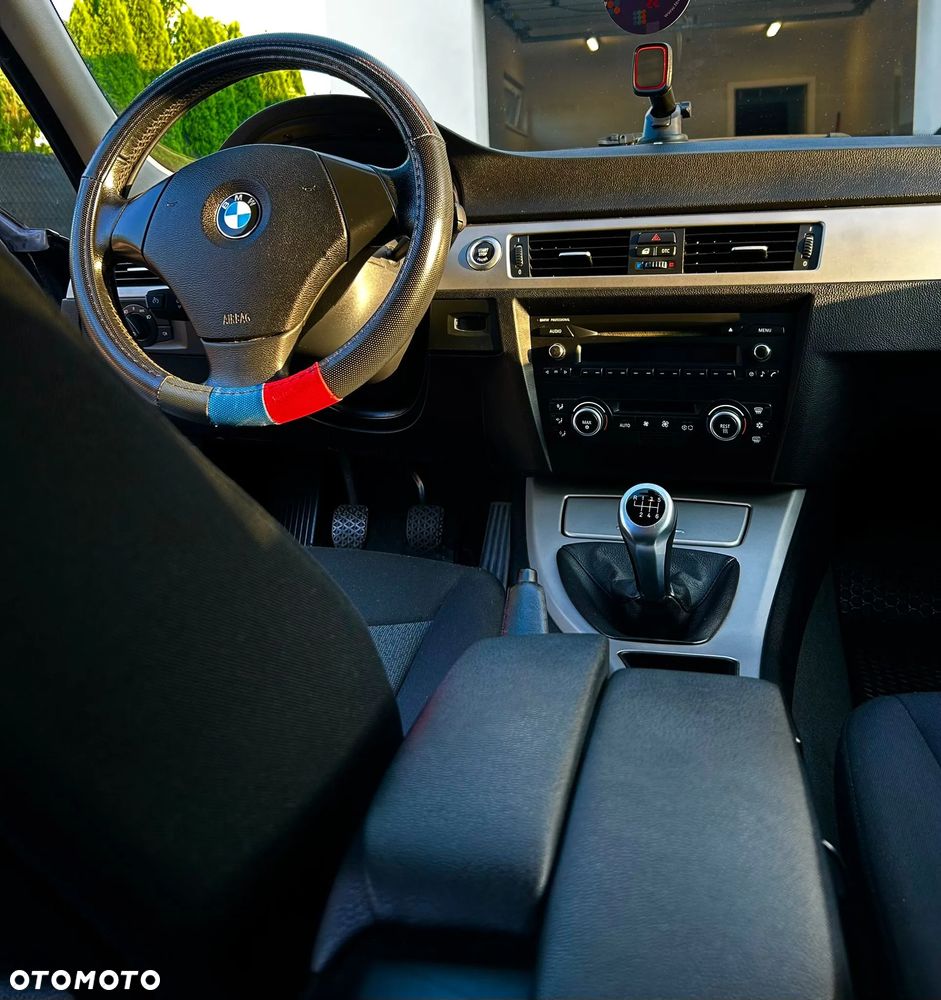 BMW Seria 3 318i - 15