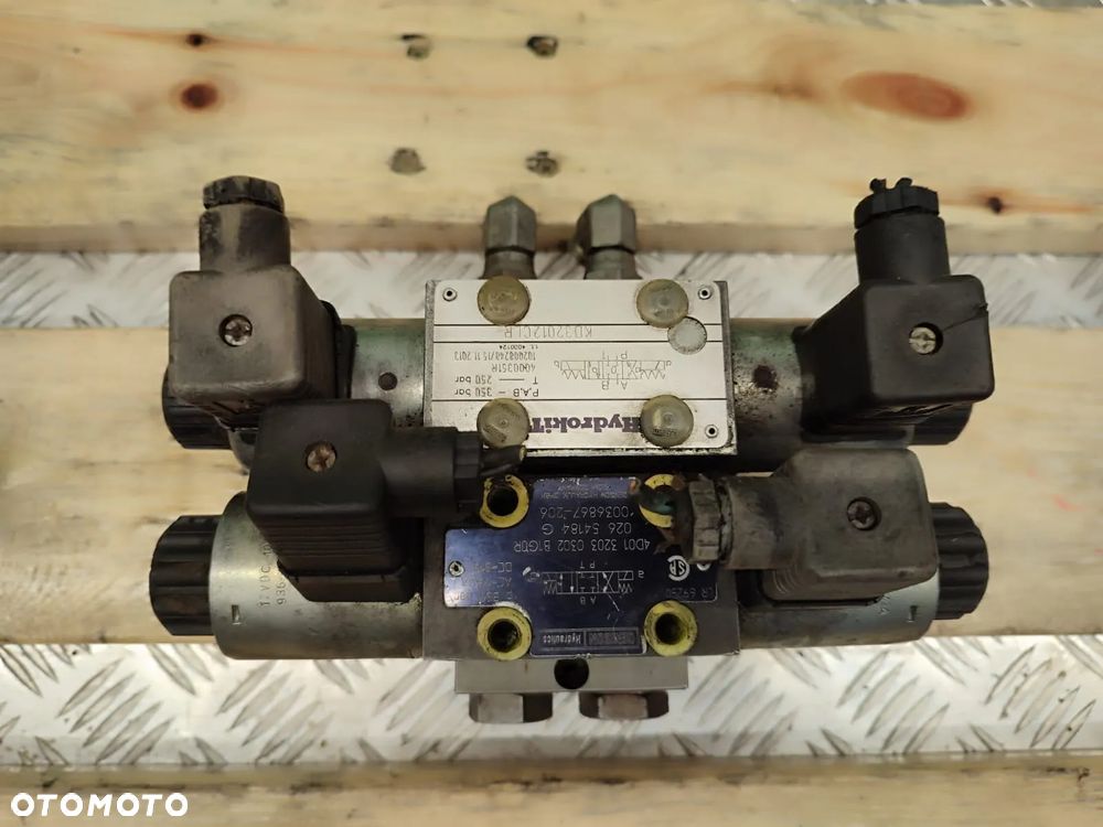 Blok zaworów kierunkowych 935 82971 PARKER DENISON - 5